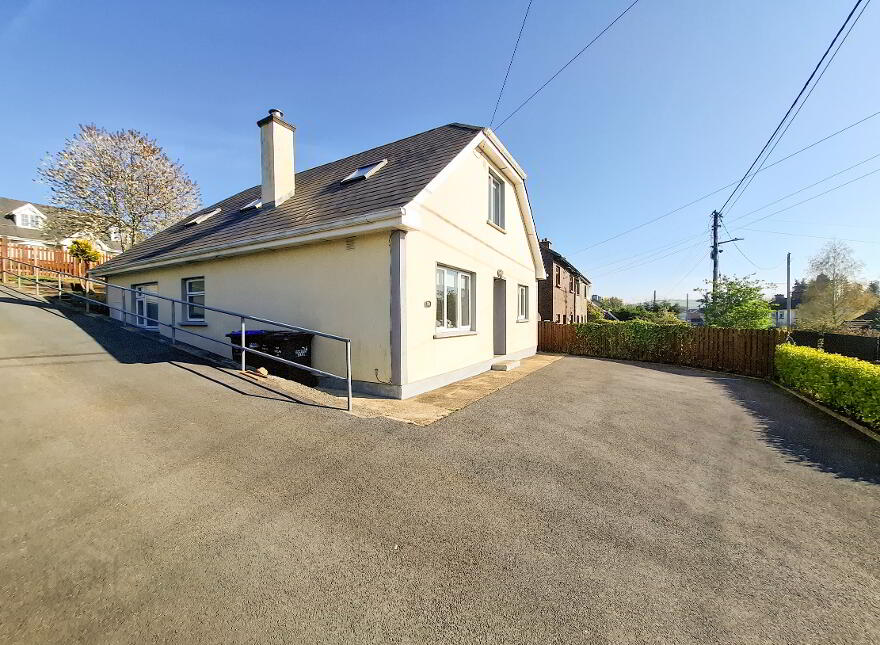 38b Garden City, Gorey, Y25NY75
