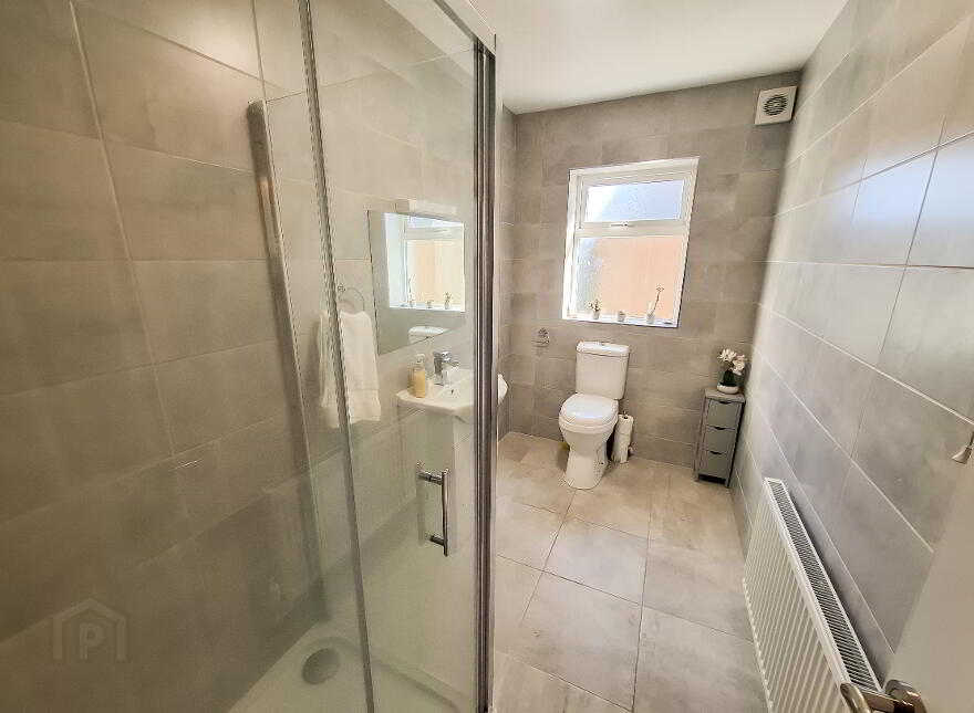 38b Garden City, Gorey, Y25NY75