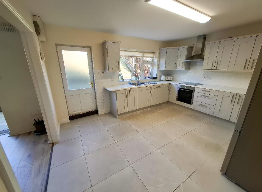 38b Garden City, Gorey, Y25NY75