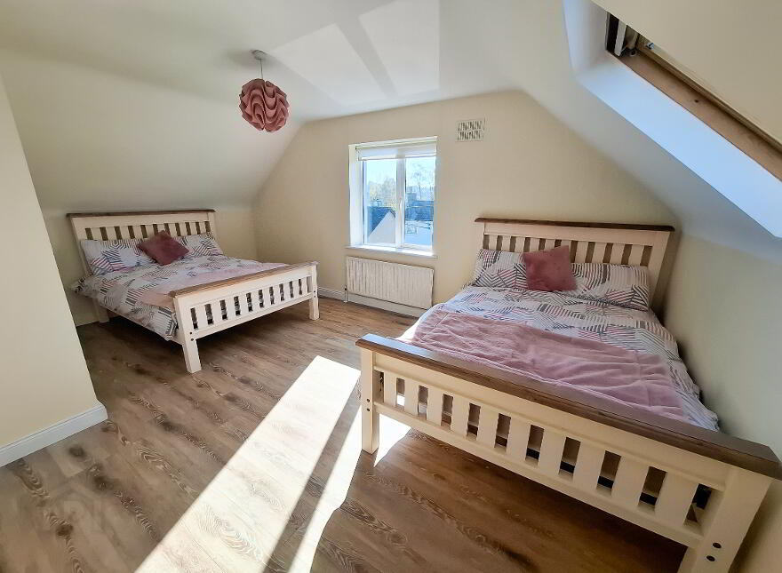 38b Garden City, Gorey, Y25NY75