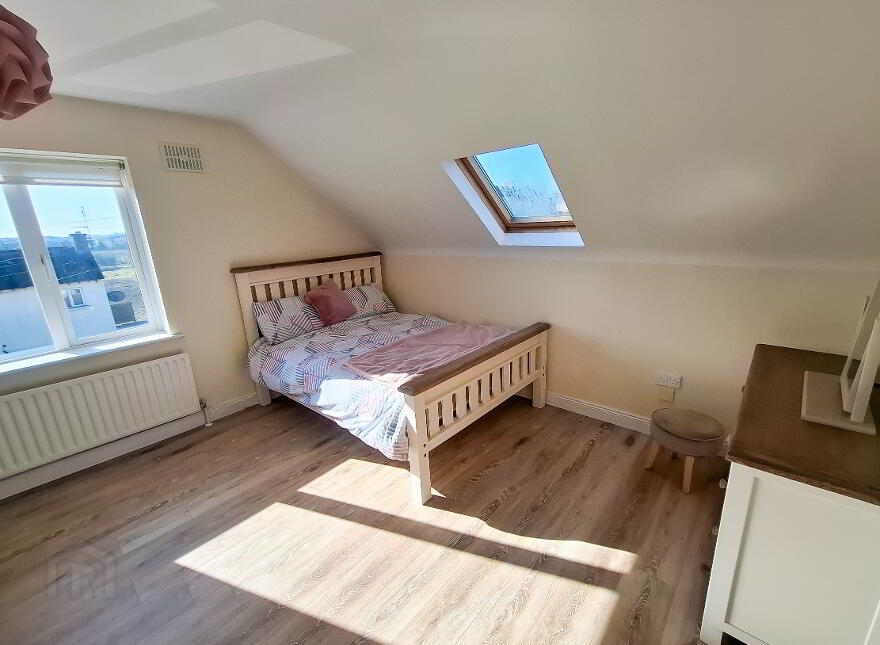 38b Garden City, Gorey, Y25NY75