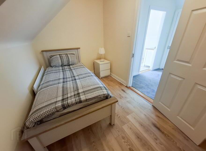 38b Garden City, Gorey, Y25NY75