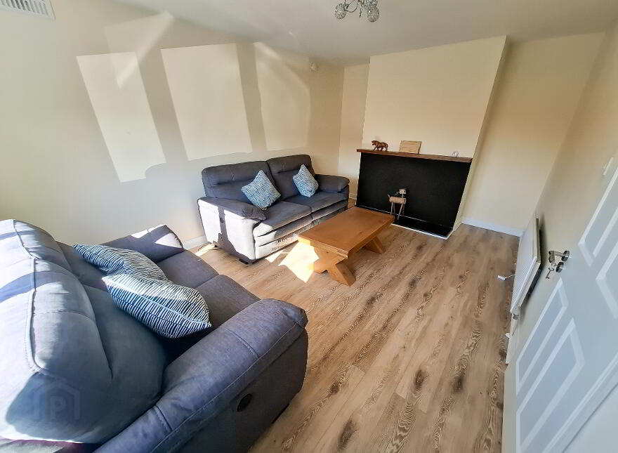 38b Garden City, Gorey, Y25NY75