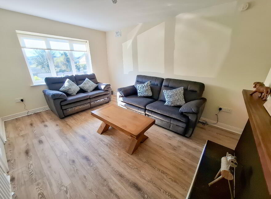 38b Garden City, Gorey, Y25NY75