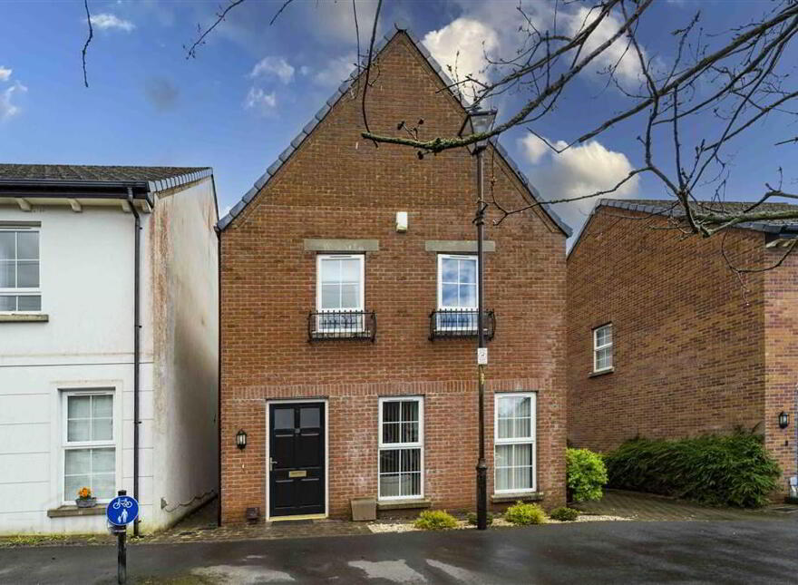 19 Lady Wallace Road, Lisburn, BT28 3WS