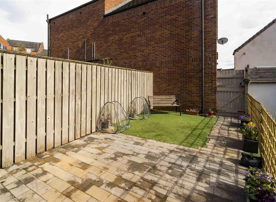 19 Lady Wallace Road, Lisburn, BT28 3WS