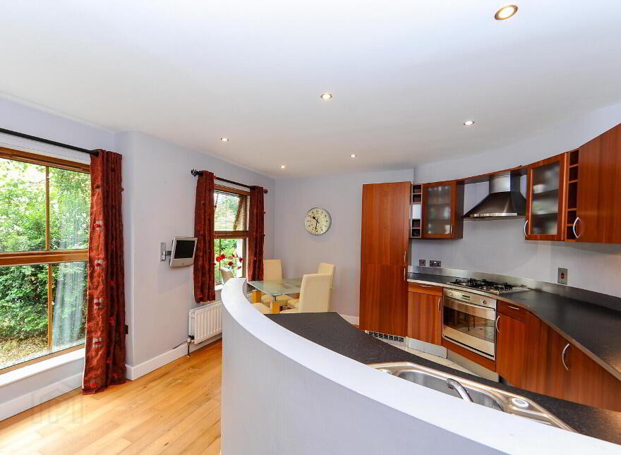 4 Motte Lodge, East Link Road, Dundonald, Belfast, BT16 2QF