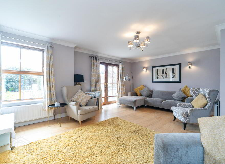 4 Motte Lodge, East Link Road, Dundonald, Belfast, BT16 2QF