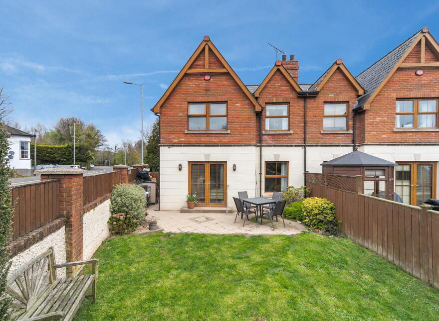4 Motte Lodge, East Link Road, Dundonald, Belfast, BT16 2QF