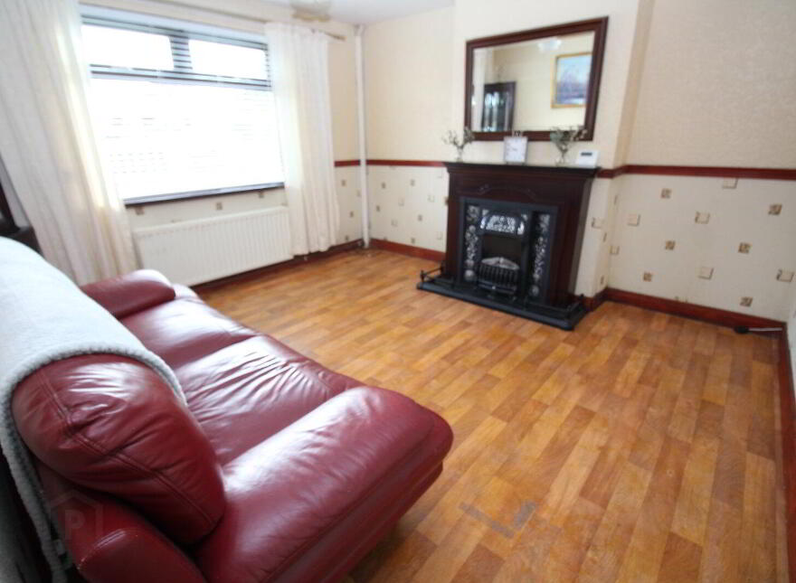 2 Dobbs Park, Carrickfergus, BT38 8DF