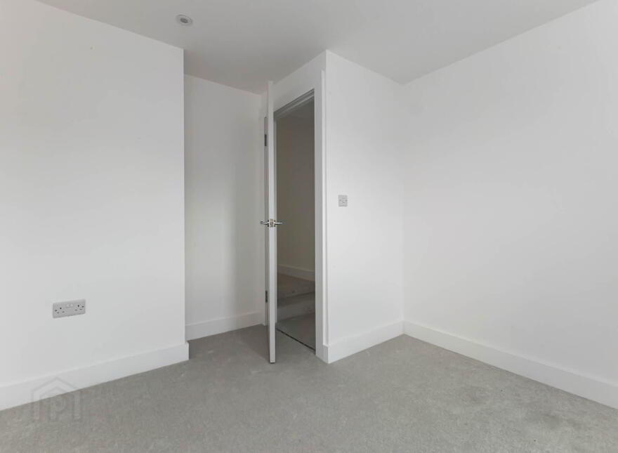 10 Kensington Gardens, Belfast, BT5 6NP