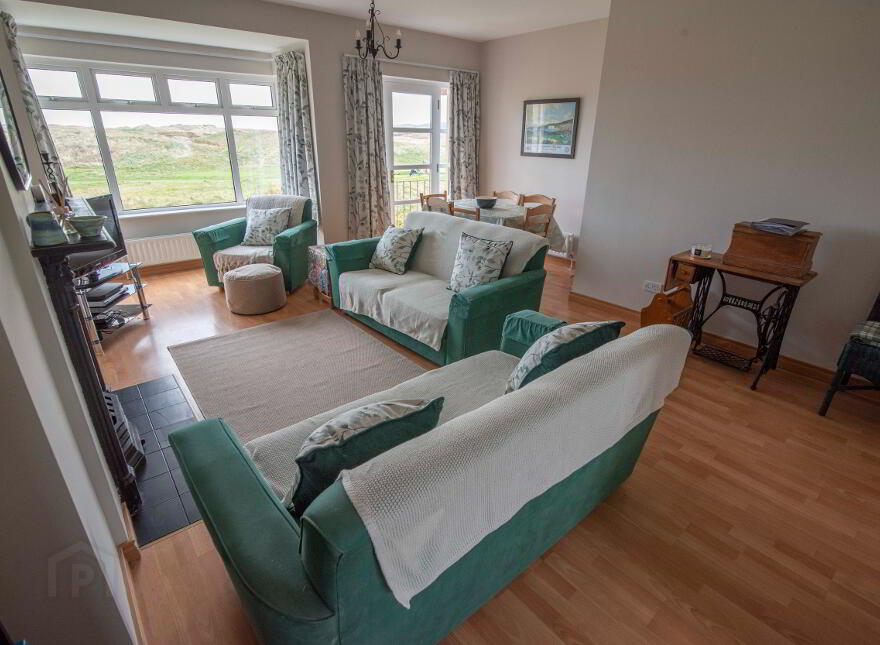 20 The Links, Portrush, BT56 8SX