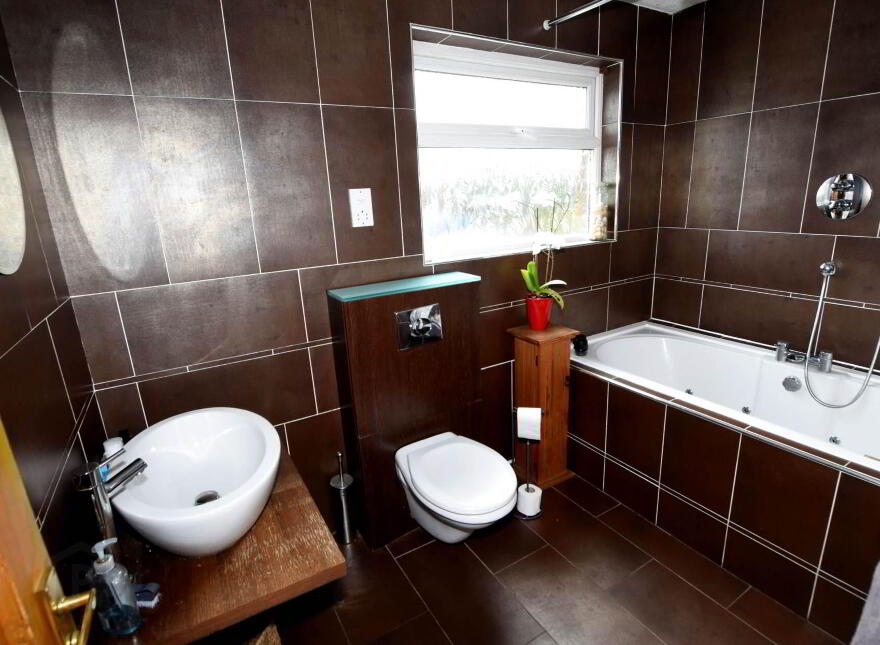 3 Morey Avenue, Donaghadee, BT21 0NN