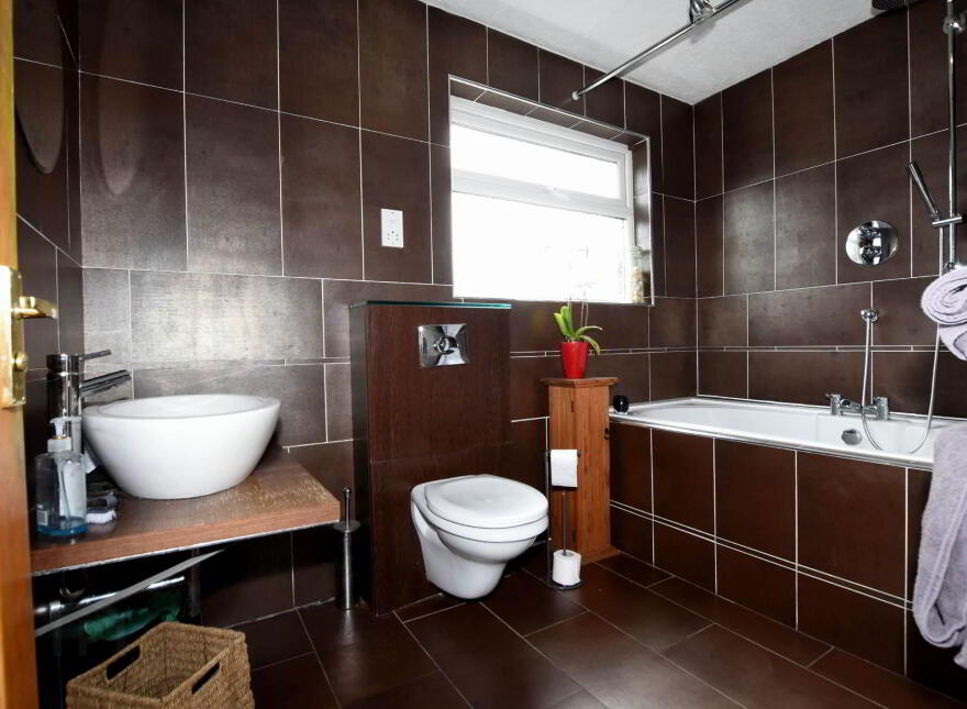 3 Morey Avenue, Donaghadee, BT21 0NN