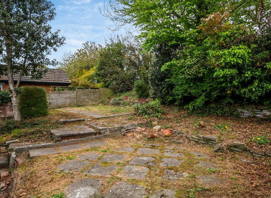 12 Beechill Park East, Saintfield Road, Belfast, BT8 6NX