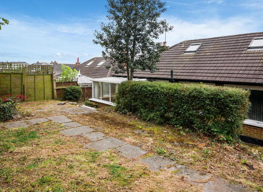 12 Beechill Park East, Saintfield Road, Belfast, BT8 6NX