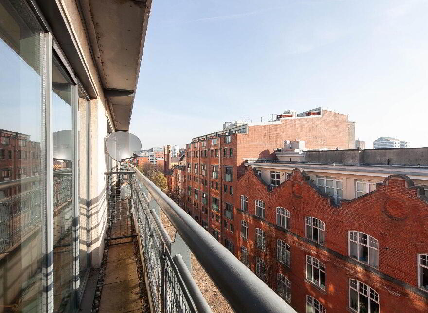 E1 Central Park, 33 Alfred Street, Belfast, BT2 8ED