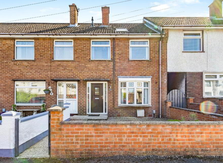 9 Roseville Gardens, Lisburn, BT27 4XX photo