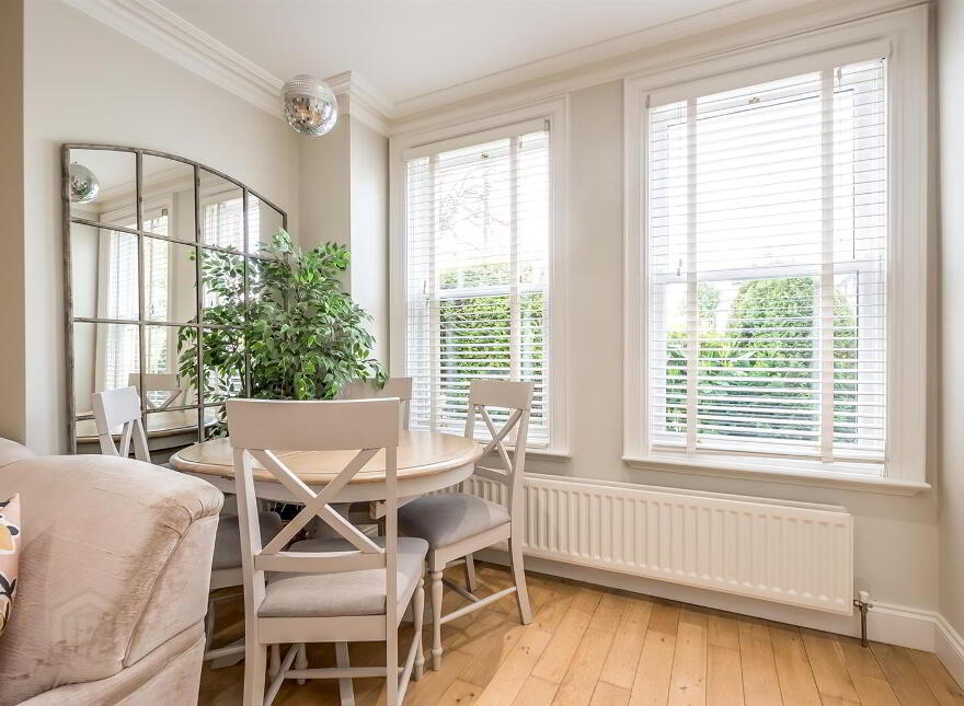Apt 2, 96 Balmoral Avenue, Belfast, BT9 6NY
