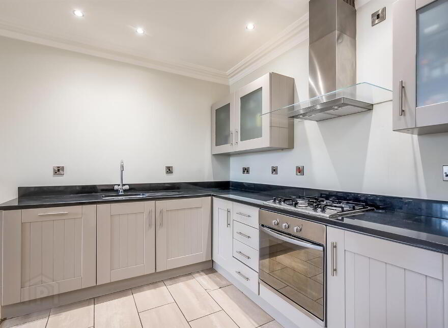 Apt 2, 96 Balmoral Avenue, Belfast, BT9 6NY