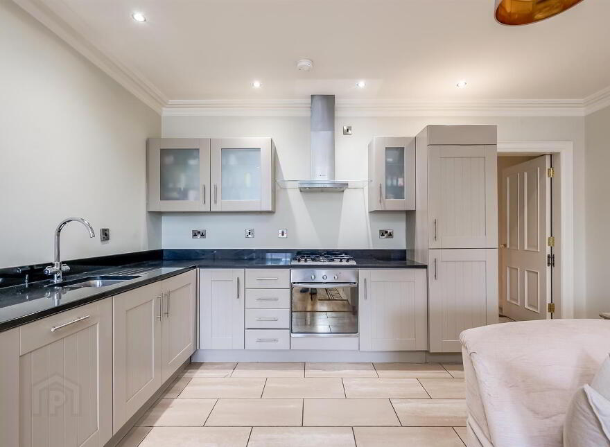 Apt 2, 96 Balmoral Avenue, Belfast, BT9 6NY