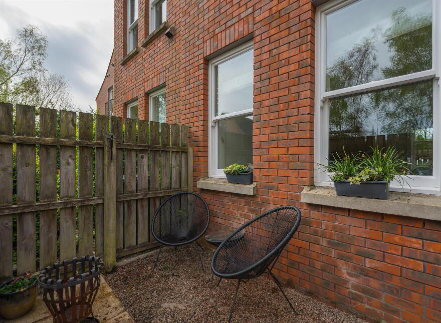 Apt 2, 96 Balmoral Avenue, Belfast, BT9 6NY