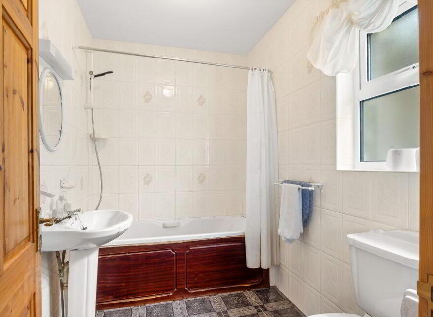Cushatrough, Connemara, Claddaghduff, H71WA25