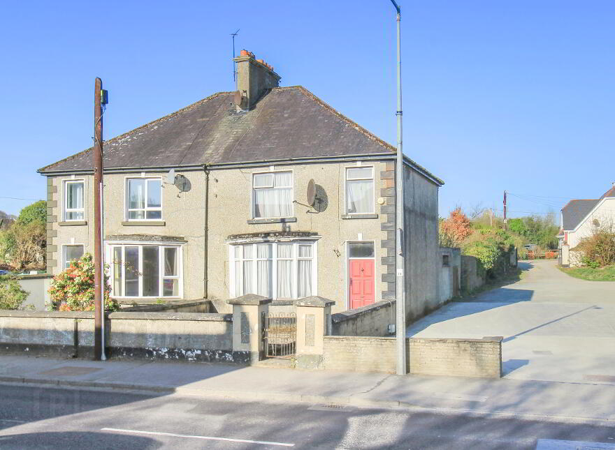 Main Street, Muff, F93A4Y9