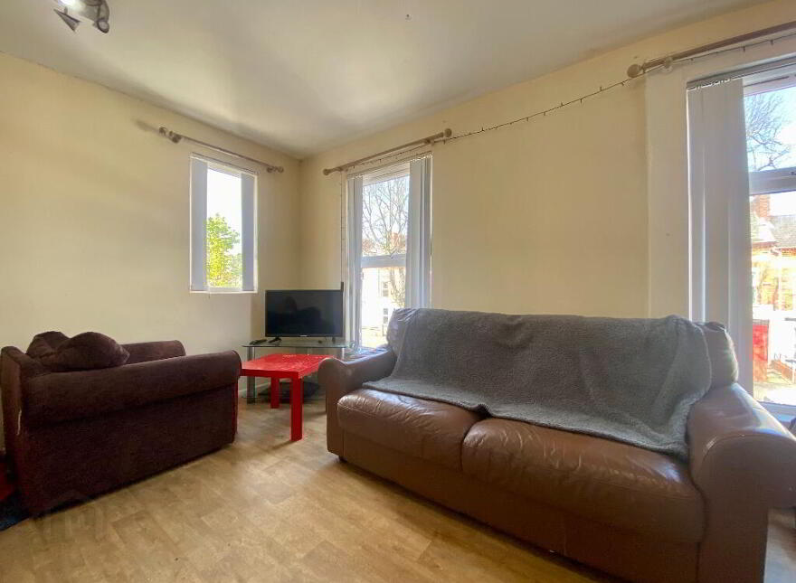 2, 25 Rugby Avenue, Belfast, BT7 1RD