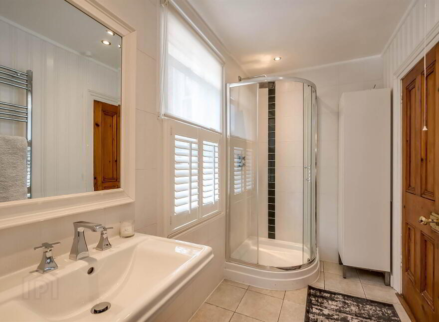 20 Knockbreda Road, Rosetta, Belfast, BT6 0JA