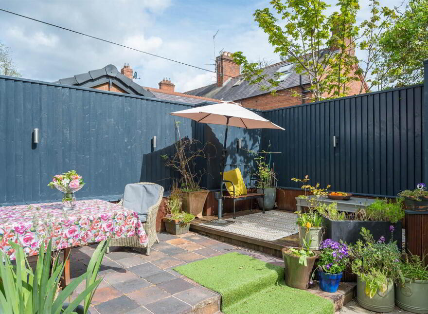 20 Knockbreda Road, Rosetta, Belfast, BT6 0JA