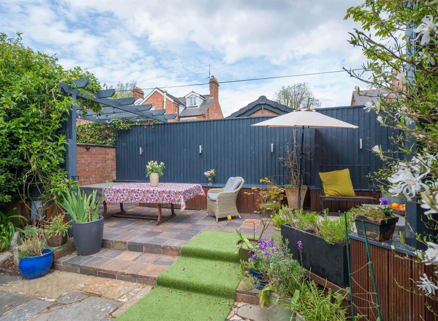 20 Knockbreda Road, Rosetta, Belfast, BT6 0JA