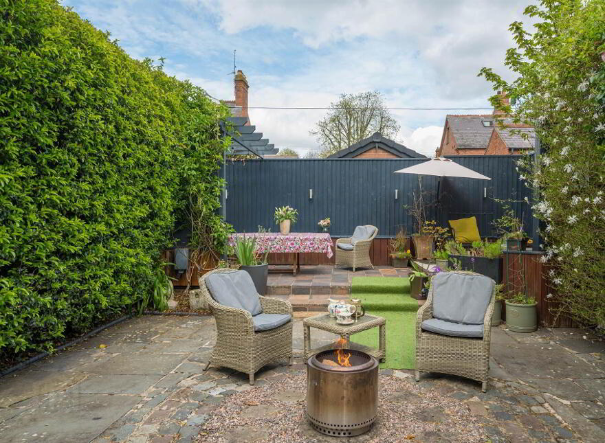 20 Knockbreda Road, Rosetta, Belfast, BT6 0JA