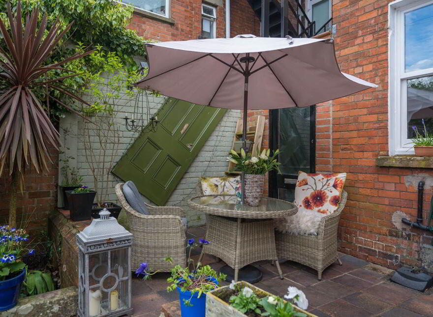 20 Knockbreda Road, Rosetta, Belfast, BT6 0JA