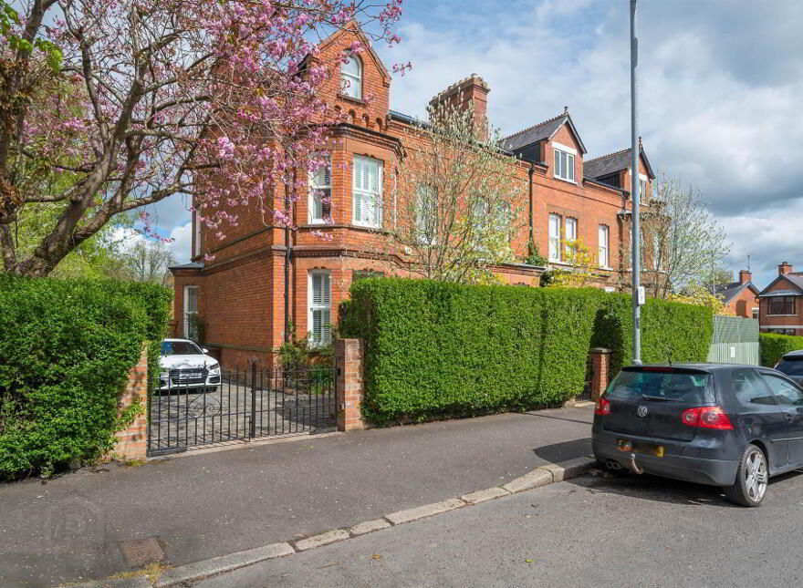 20 Knockbreda Road, Rosetta, Belfast, BT6 0JA