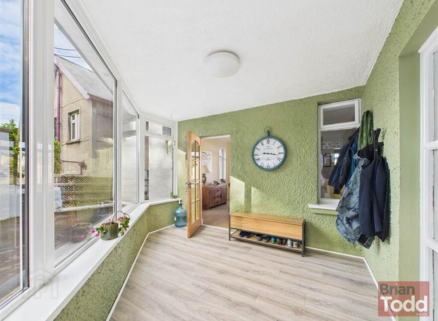 Glenarm Road, Larne, BT40 1BN