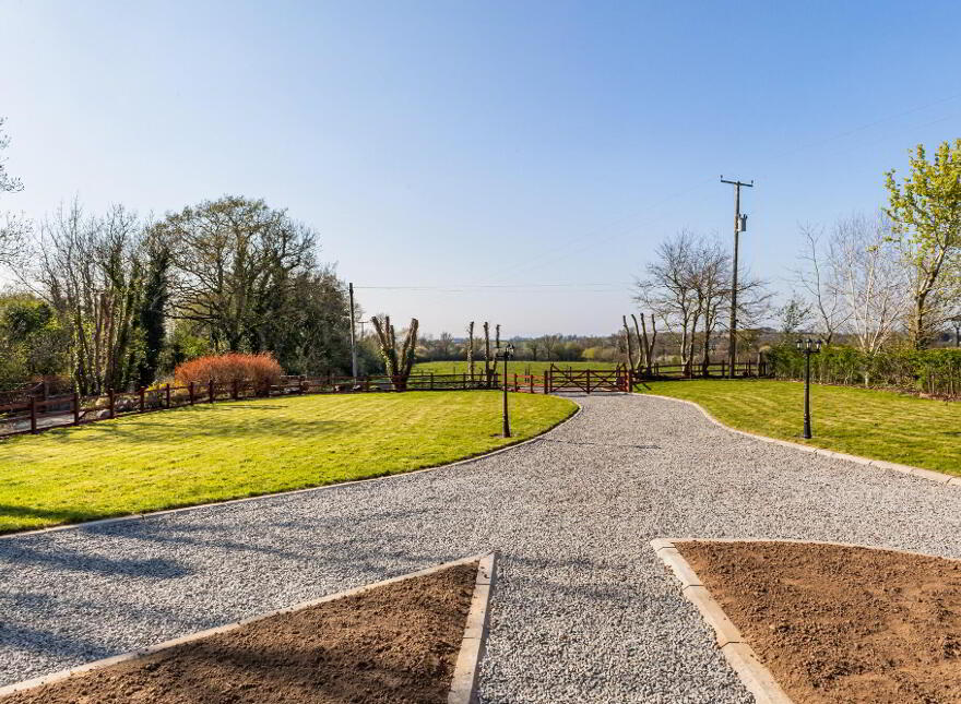 26c Lough Road, Ballinderry, Lisburn, BT28 2JY