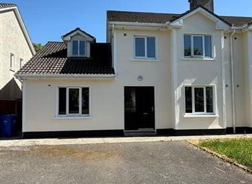 10 Woodside Park, Ballaghaderreen, F45X786 photo