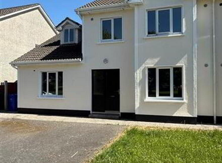 10 Woodside Park, Ballaghaderreen, F45X786