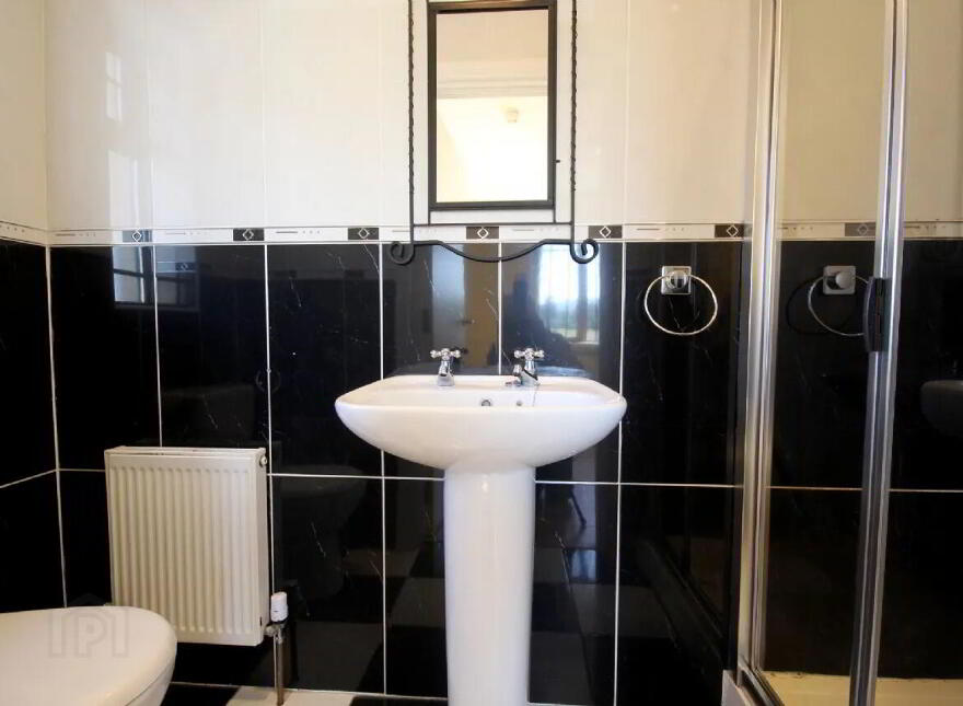 Mac Nean Manor, Blacklion, F91N9D5
