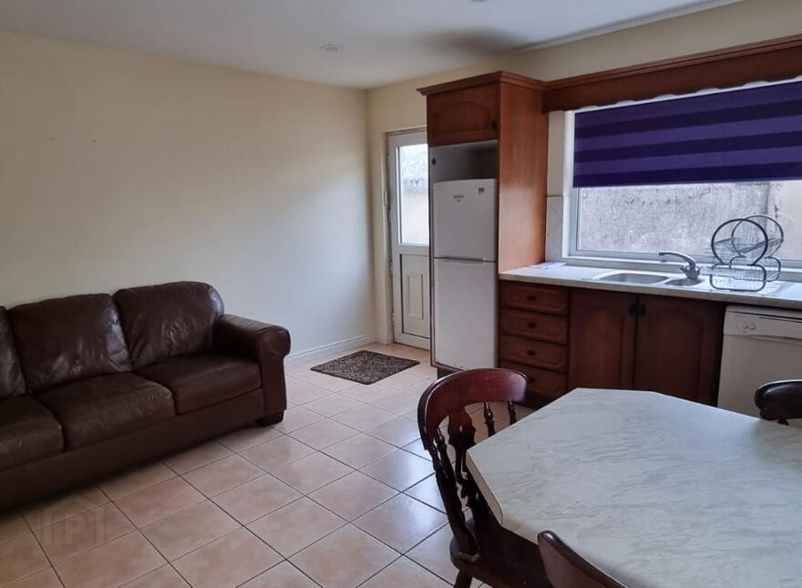 1 Main Street, Fintona, Omagh, BT78 2AA