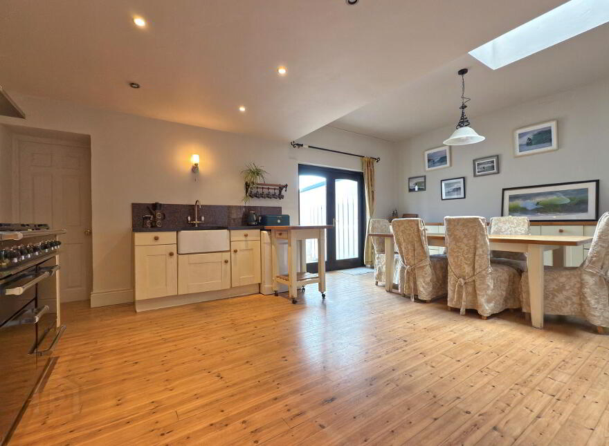 16 Dhu Varren, Portrush, BT56 8EN