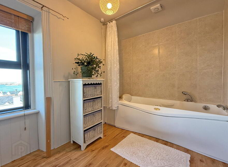 16 Dhu Varren, Portrush, BT56 8EN