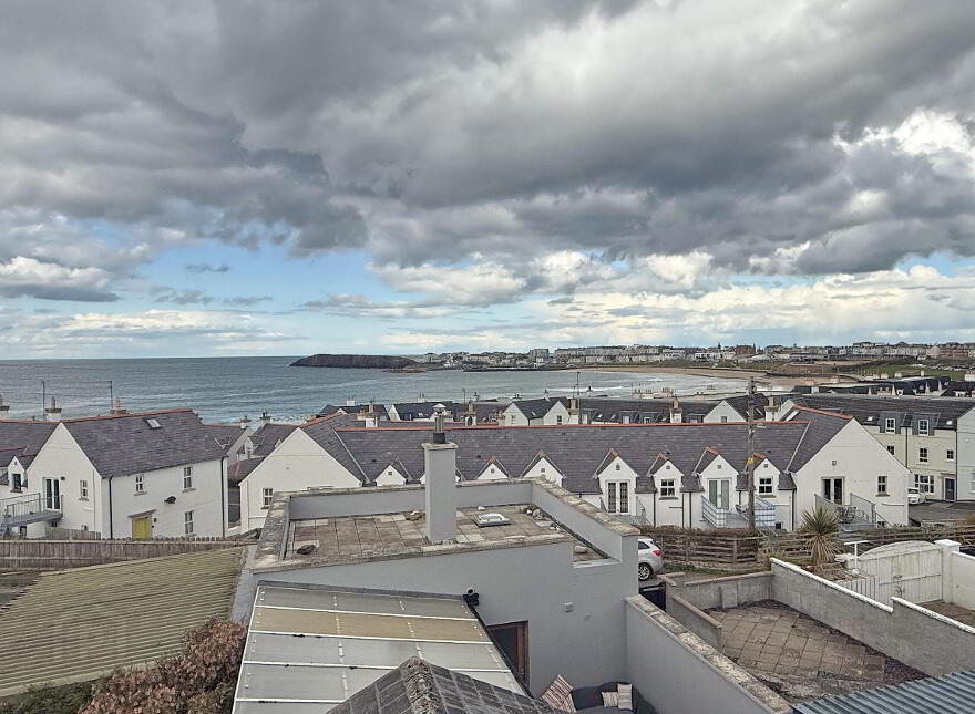 16 Dhu Varren, Portrush, BT56 8EN