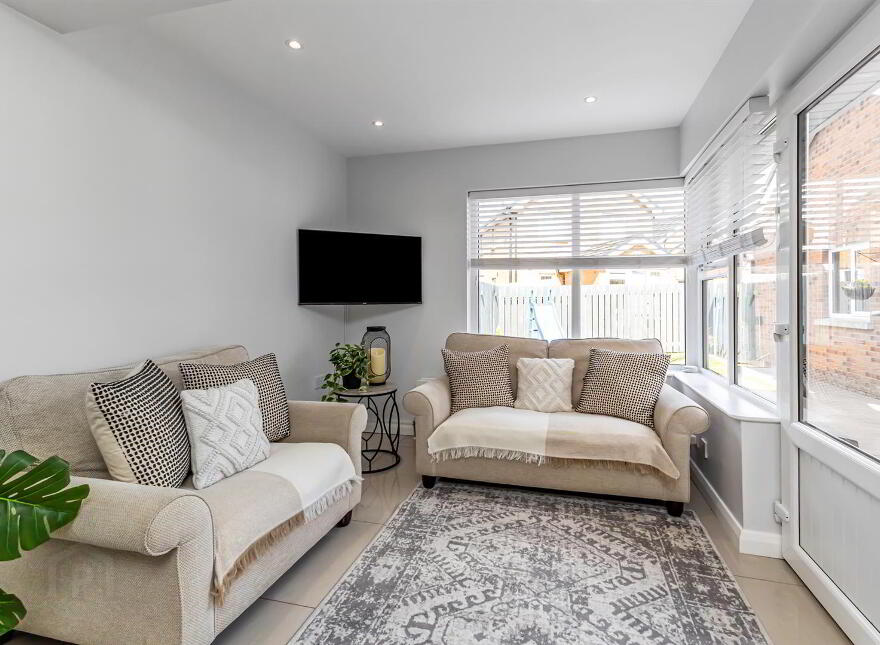 6 Hillview, Moneyreagh, BT23 6EZ