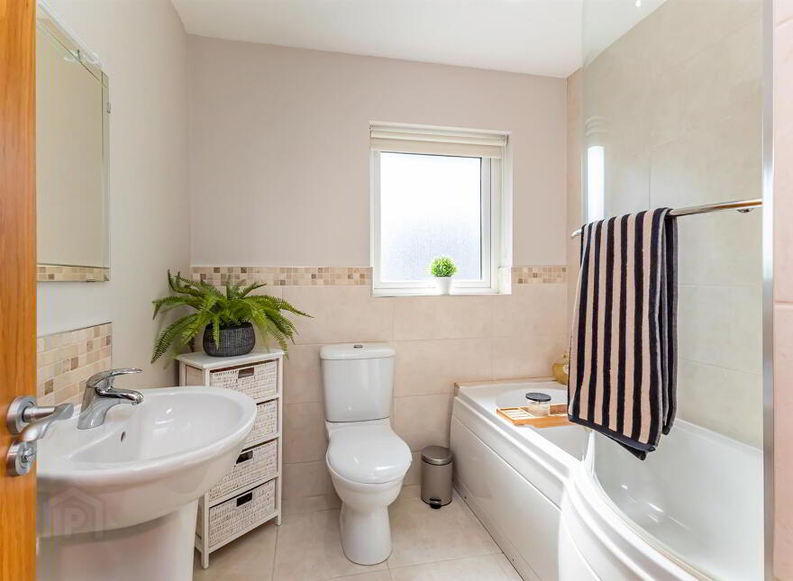 6 Hillview, Moneyreagh, BT23 6EZ
