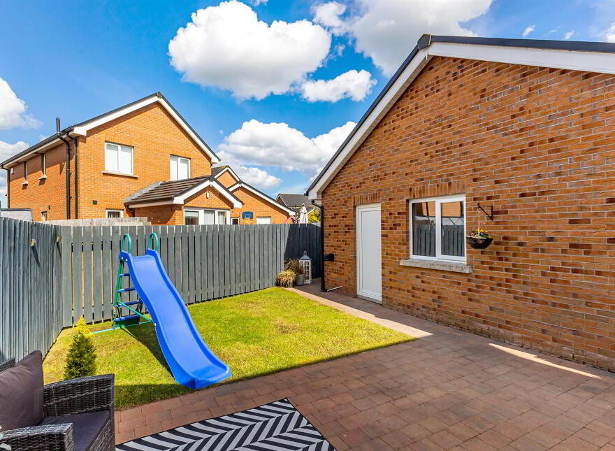 6 Hillview, Moneyreagh, BT23 6EZ