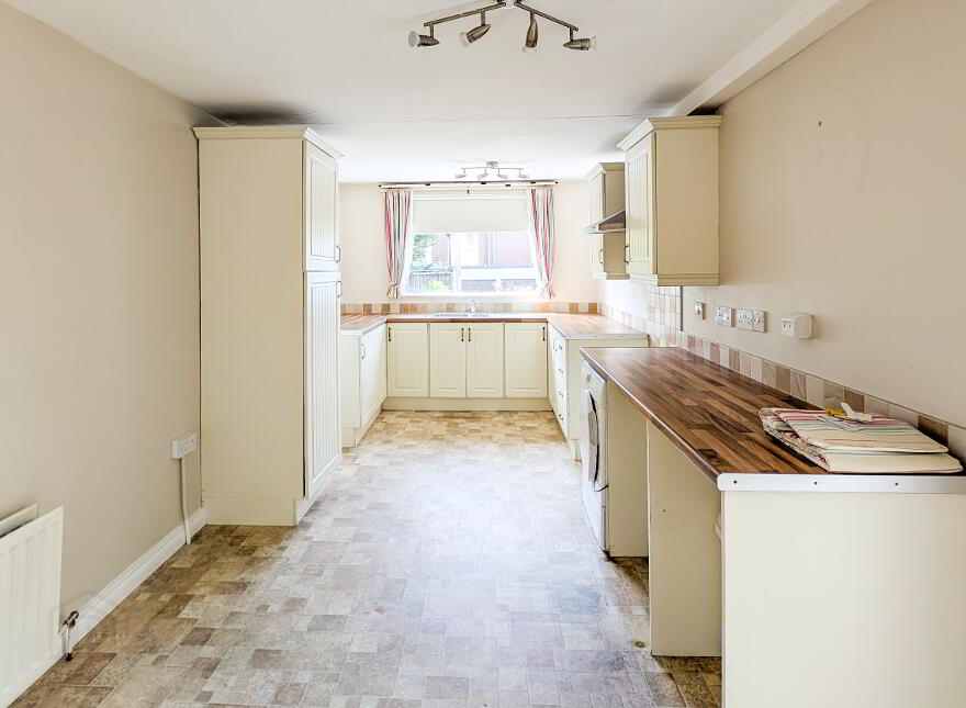 132 Lough Road, Lurgan, BT66 6JL