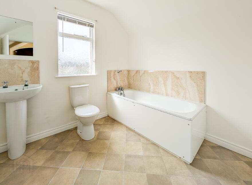 132 Lough Road, Lurgan, BT66 6JL