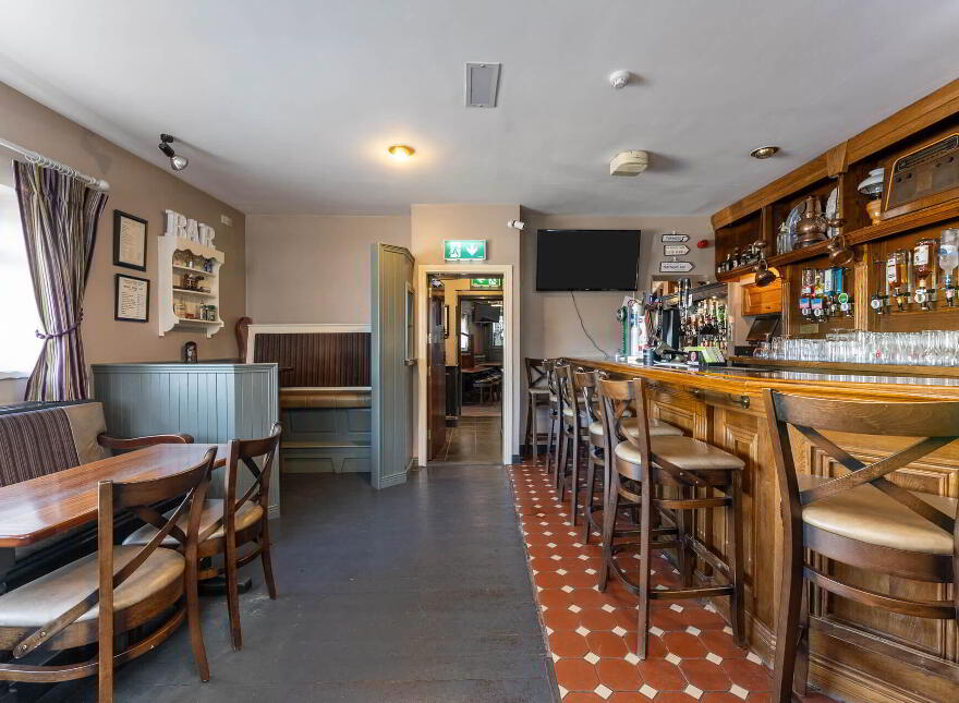 Murtagh' S Bar & Guesthouse, 13-15 North Street, Crossmaglen, Newry, BT35 9AB